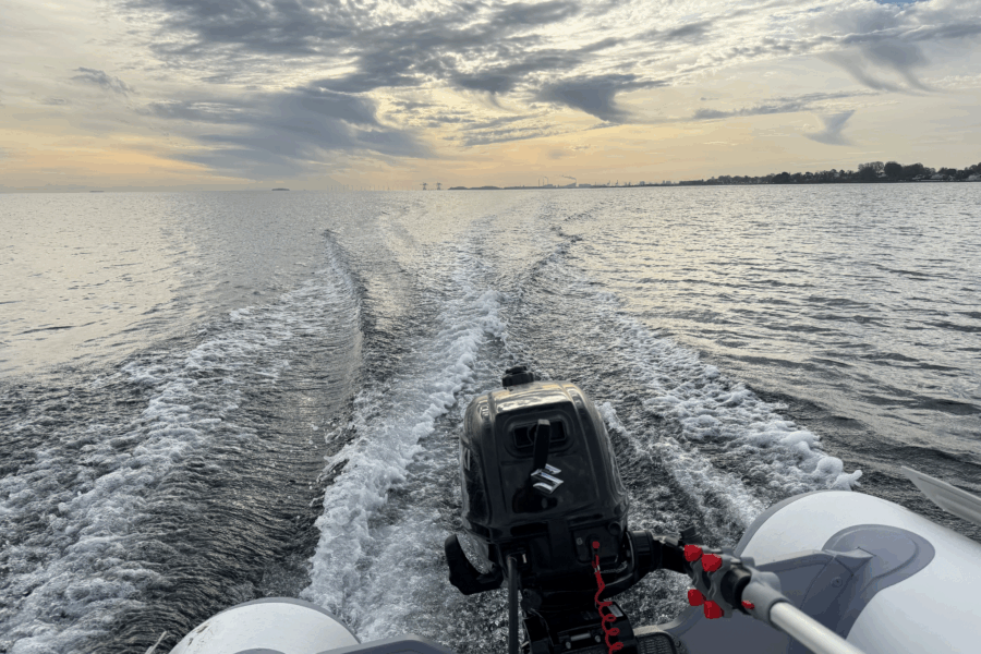 Gummibåd med påhængsmotor